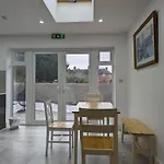 Near City Centre Private Bath Free Parking *