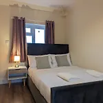 Dom wakacyjny Near City Centre Private Bath Free Parking *
