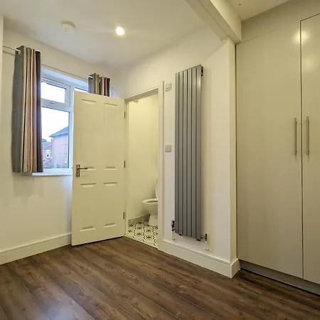 Near City Centre Private Bath Free Parking * ヨーク