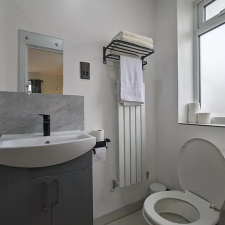 Near City Centre Private Bath Free Parking 別荘 *