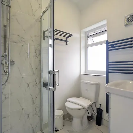 Near City Centre Private Bath Free Parking York