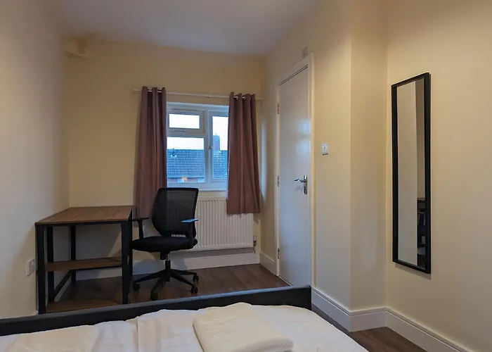 Near City Centre Private Bath Free Parking * Йорк