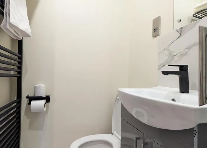 Дом отдыха Near City Centre Private Bath Free Parking