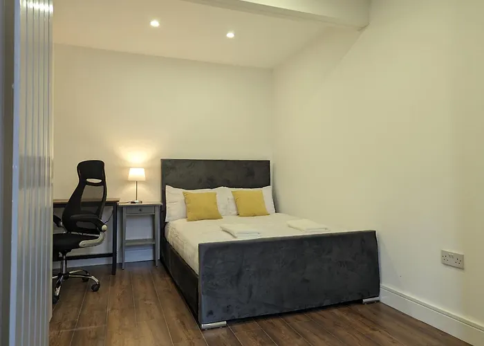 Near City Centre Private Bath Free Parking Йорк