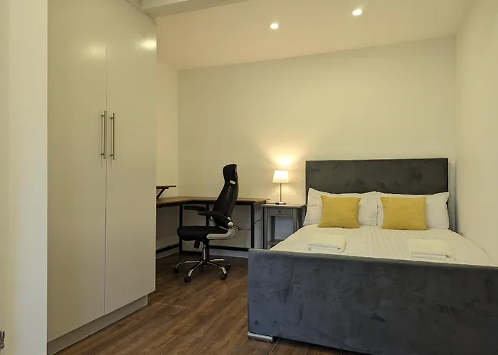 Дом отдыха Near City Centre Private Bath Free Parking