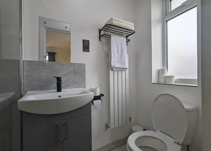 Near City Centre Private Bath Free Parking Дом отдыха *