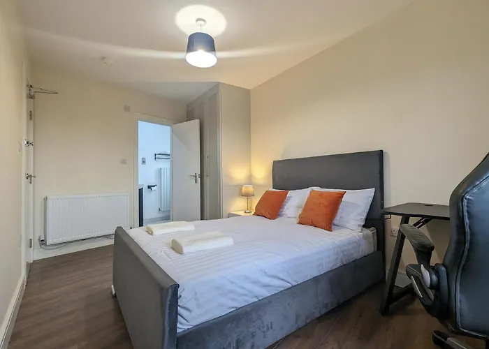 Near City Centre Private Bath Free Parking Дом отдыха *