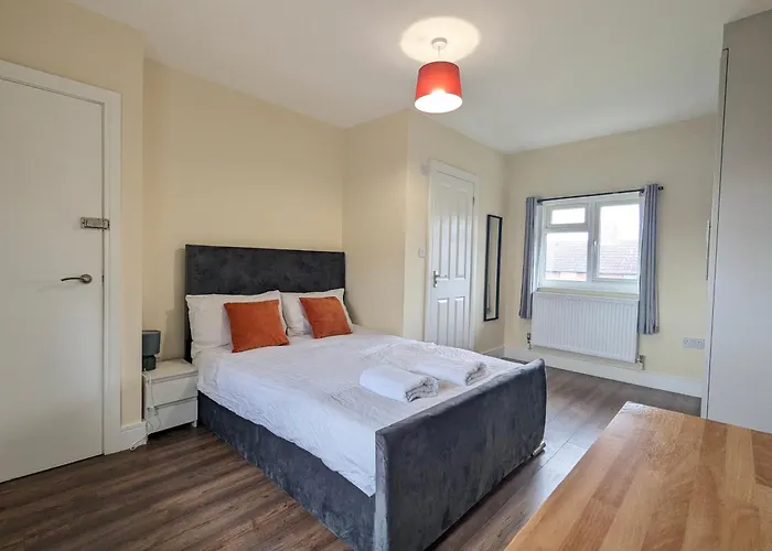 Дом отдыха Near City Centre Private Bath Free Parking *