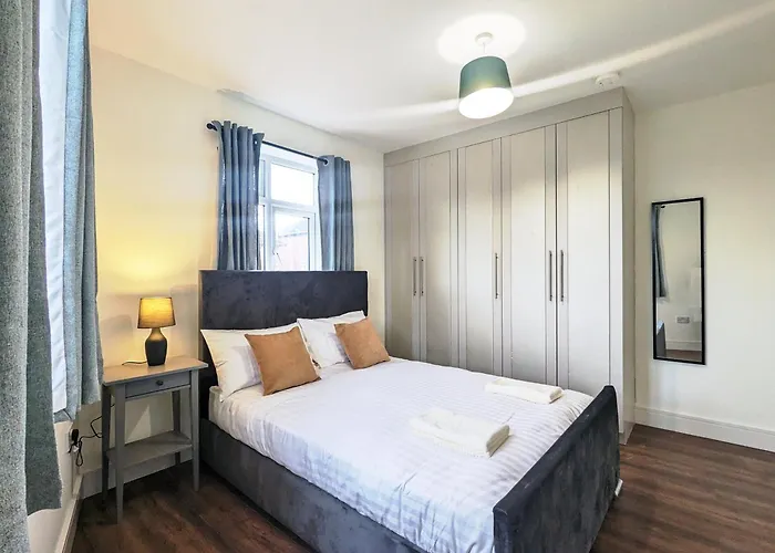 Дом отдыха Near City Centre Private Bath Free Parking *