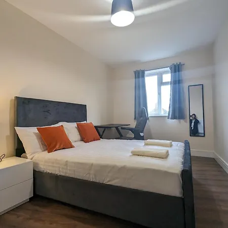 بيت للعطل Near City Centre Private Bath Free Parking *